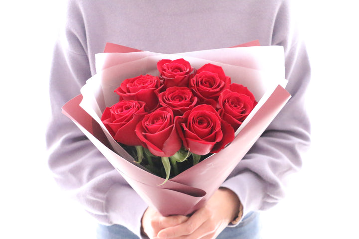 8本の赤いバラの花束-あなたの思いやりに感謝します