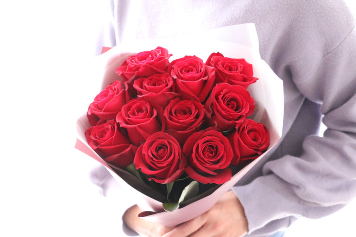 【プロポーズ】12本の赤いバラの花束（ダズンローズ）-私の妻になってください
