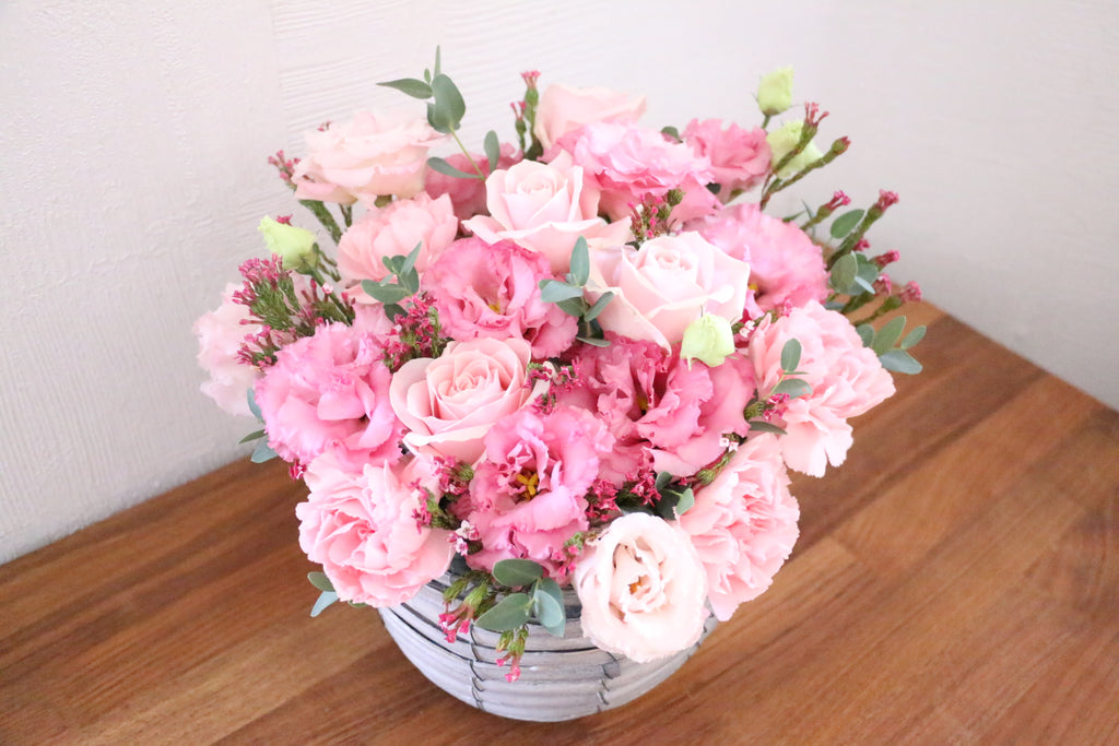 ピンクの花瓶とアレンジメント 1175EF74-26AE-4CCB-B8B3-