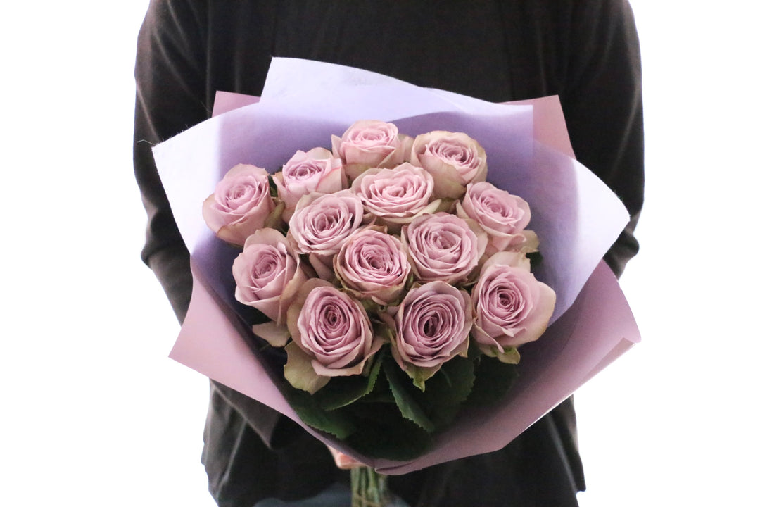 紫色のバラの花束（13本）-永遠の友情