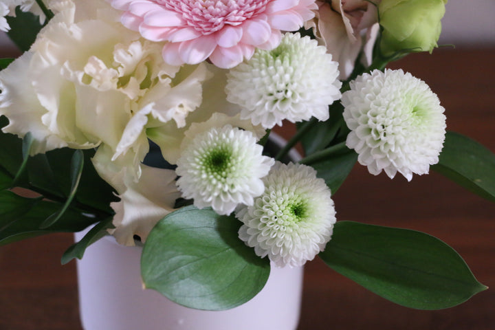 【供花】白色・ピンク色のお供えアレンジメント 3,000円