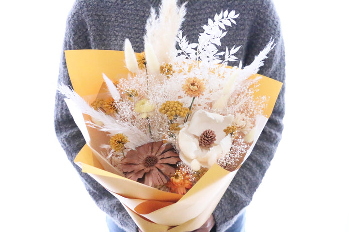 黄色のドライフラワーの花束 Lサイズ（パームフラワー入り）　8,000円