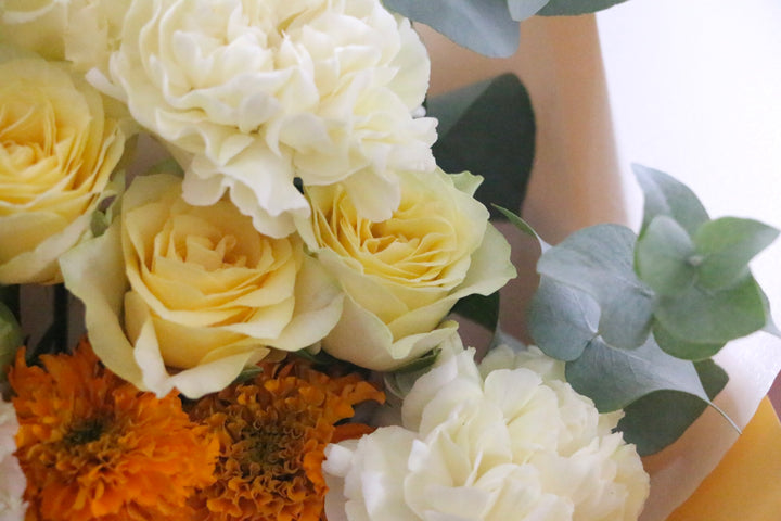 黄色バラ入りの花束 Sサイズ 5,000円