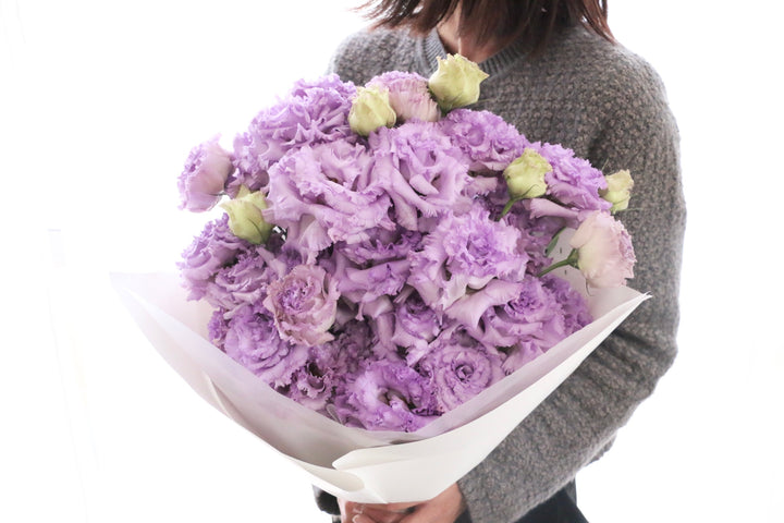 紫色のトルコキキョウの花束（8本）