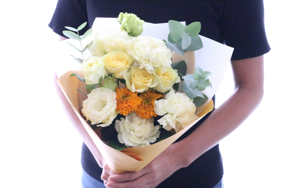 黄色バラ入りの花束 Sサイズ 5,000円
