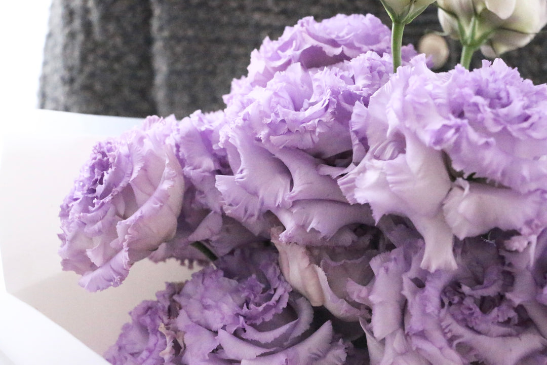 紫色のトルコキキョウの花束（4本）