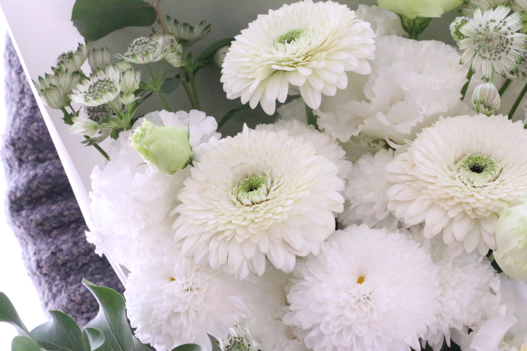 【供花】白色・グリーンのお供え花束 7,000円