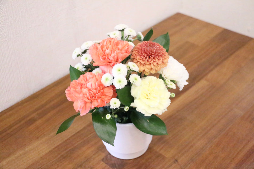 【供花】白色・黄色・オレンジ色のお供えアレンジメント 4,000円