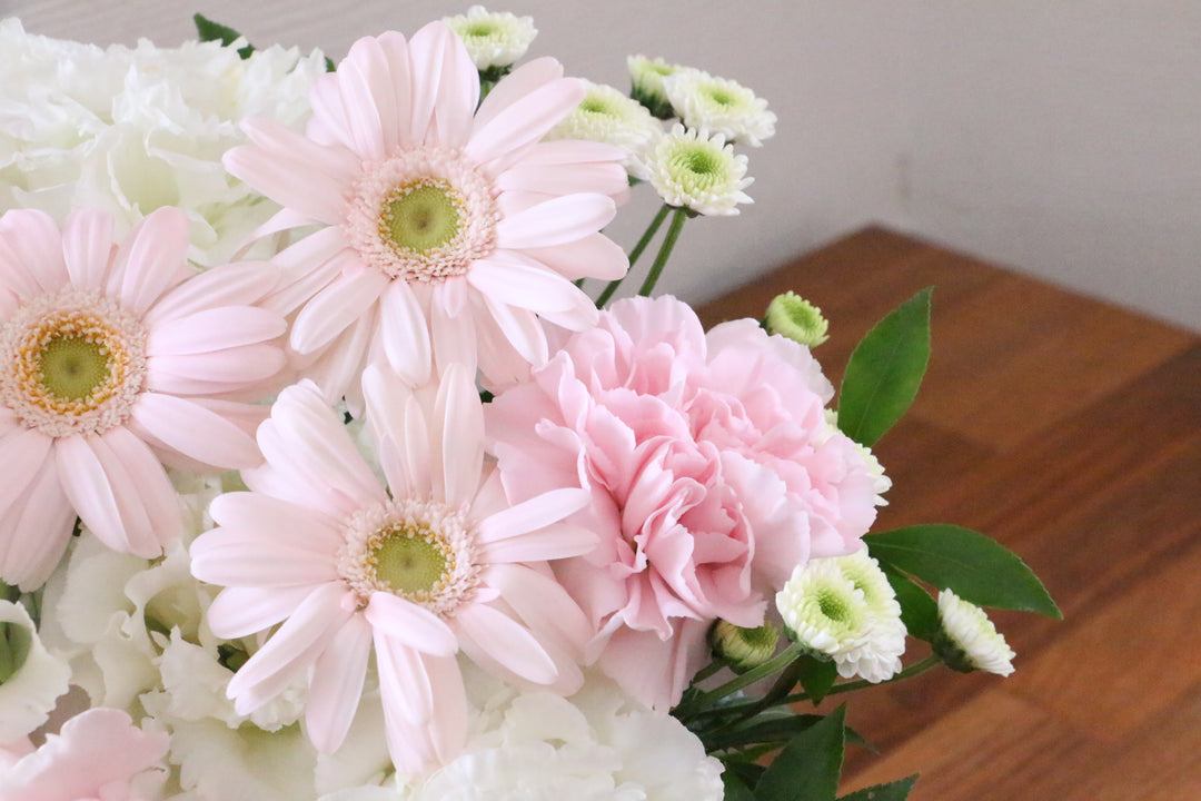 【供花】白色・ピンク色のお供えアレンジメント 5,000円