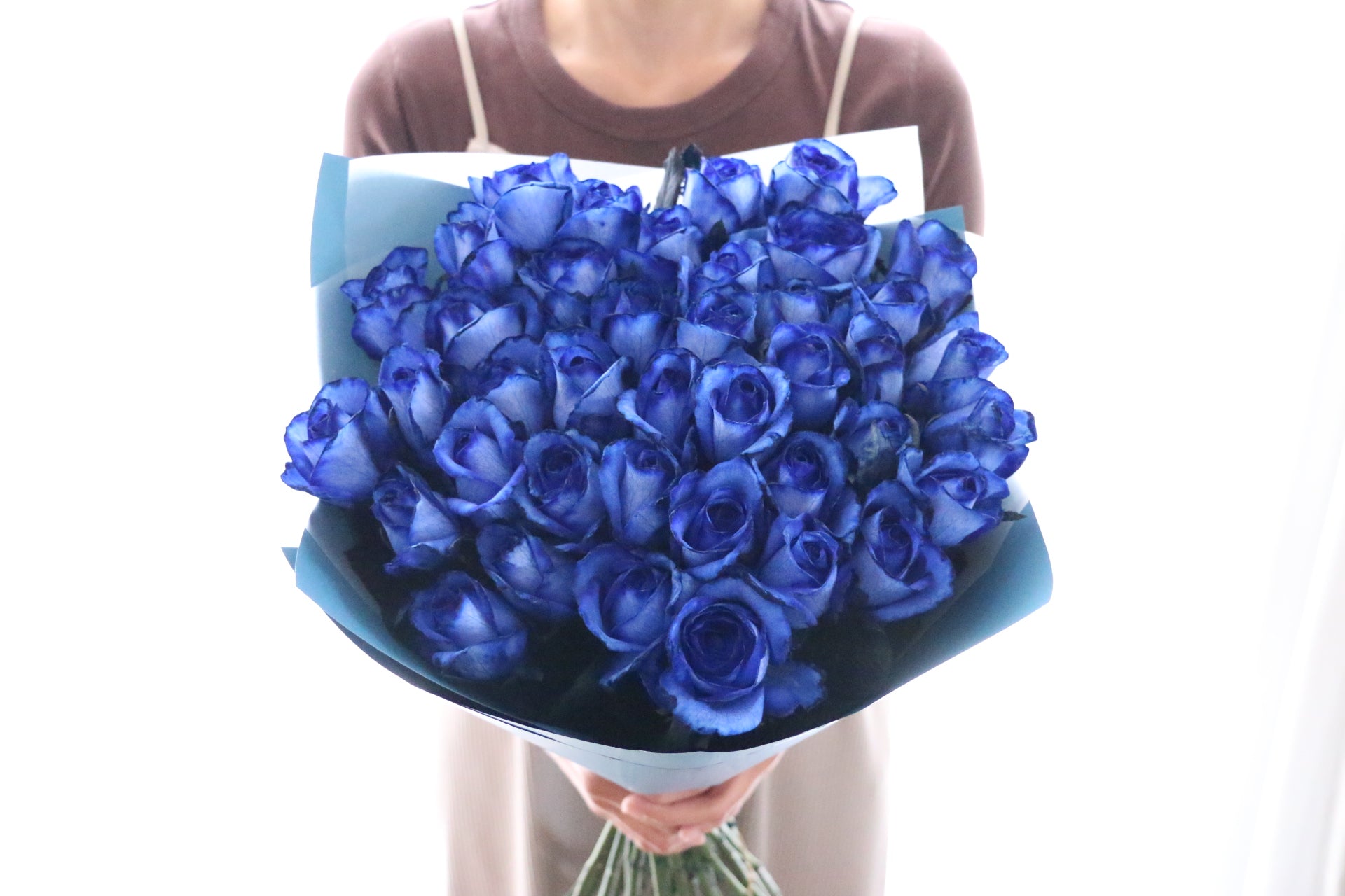 薔薇生花 ネイビーstory 国産】40本の青いバラの花束-あなたに真実の愛を誓います – 花・花束の