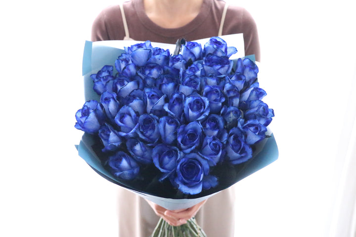 40本の青いバラの花束