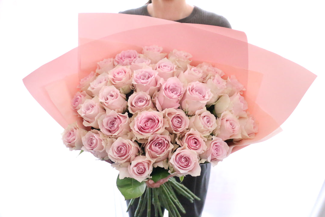 35本のピンク色のバラの花束