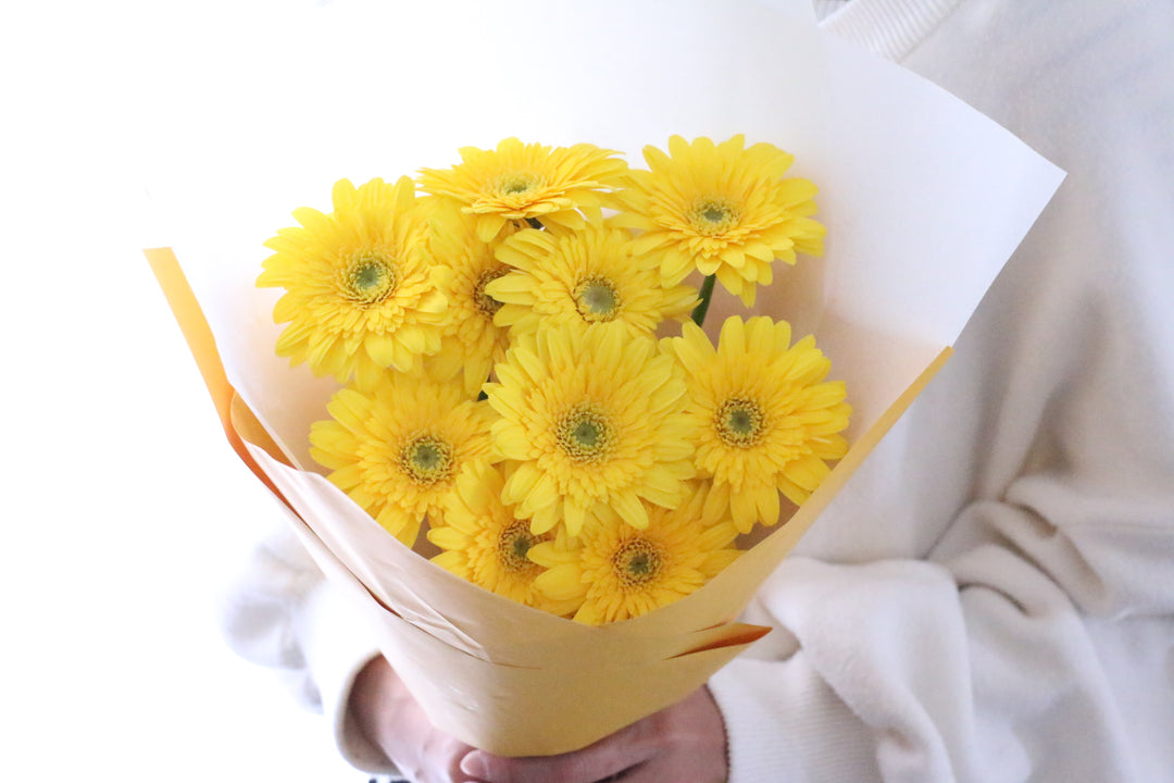 黄色のガーベラの花束（10本）