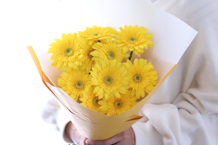 黄色のガーベラの花束（10本）