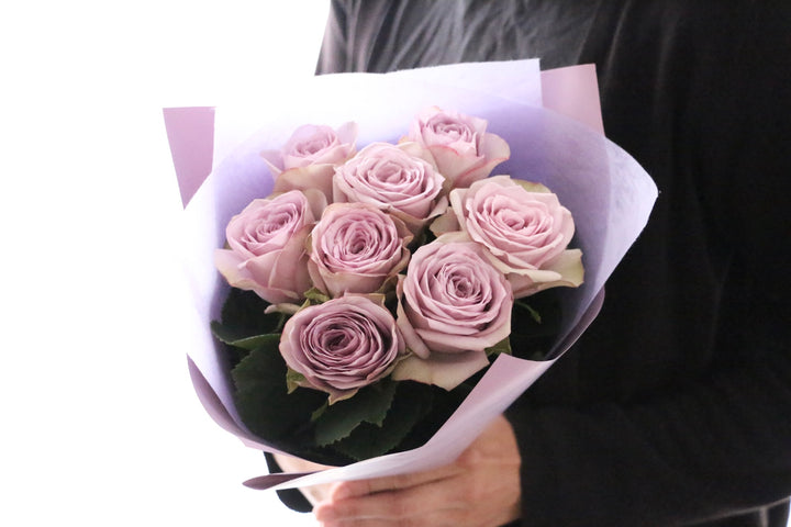 紫色のバラの花束（8本）-あなたの思いやりに感謝します
