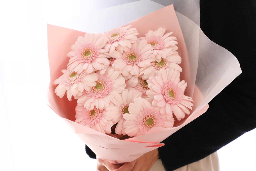 ピンク色のガーベラの花束（14本）-誇りに思います