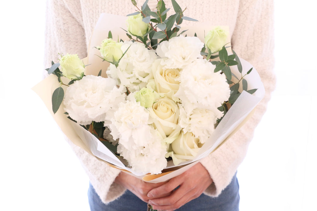 白・グリーンの花束 7,000円