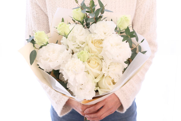 白・グリーンの花束 7,000円