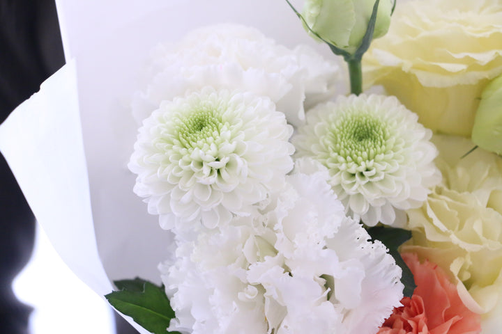 【供花】白色・黄色・オレンジ色のお供え花束 4,000円