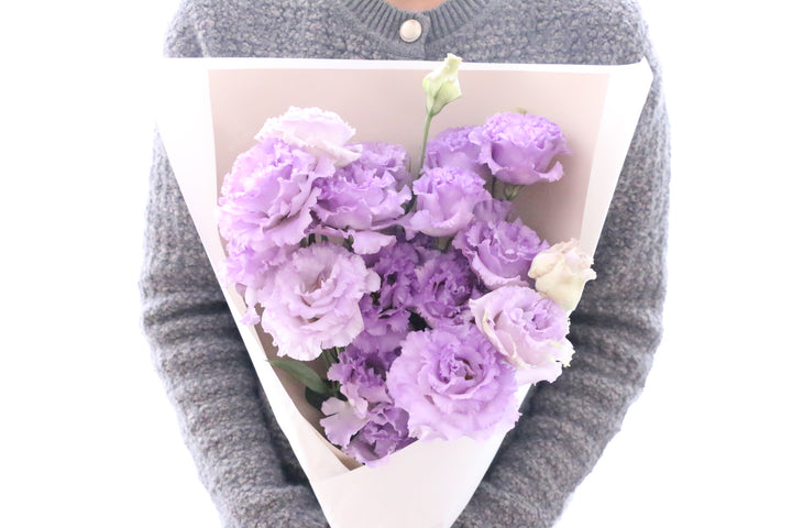 紫色のトルコキキョウの花束（5本）