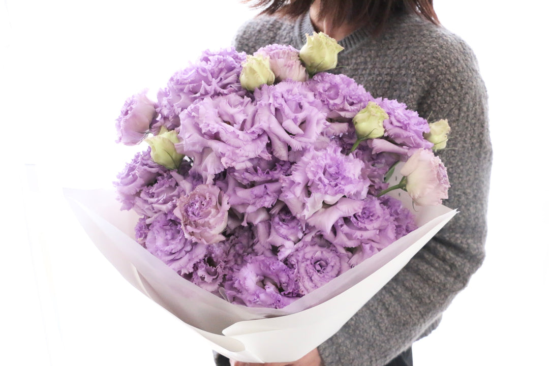 紫色のトルコキキョウの花束（8本）