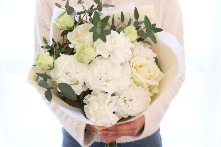 白・グリーンの花束 5,000円