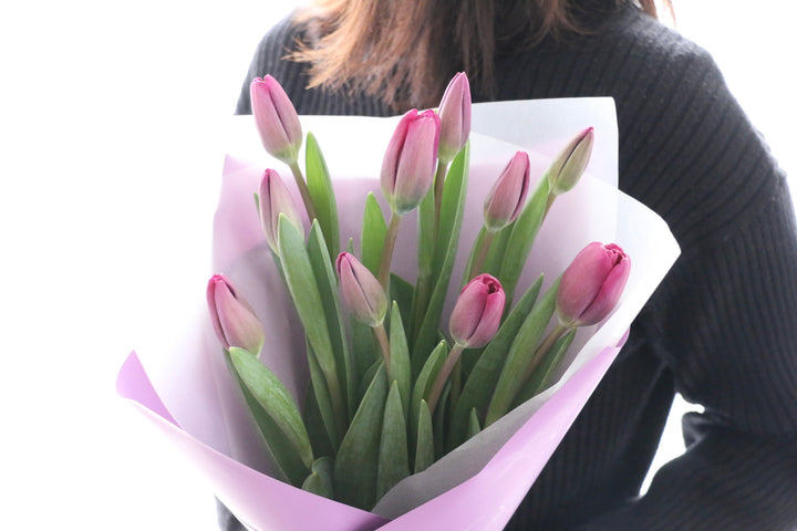 紫色のチューリップの花束（10本）