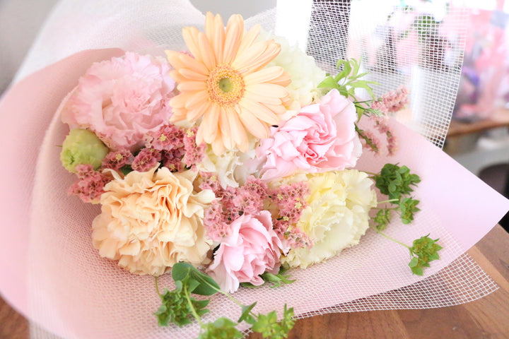 ピンク・黄色の花束　3,000円サイズ