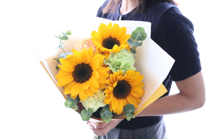 ひまわり入りの花束 3,000円