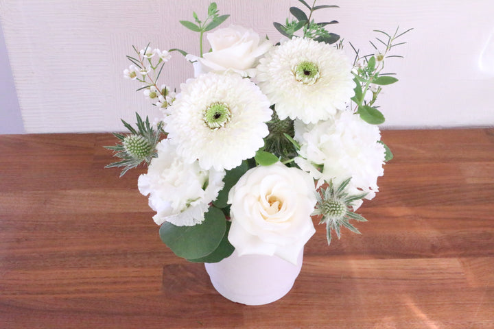 白・グリーンのアレンジメント 5,000円