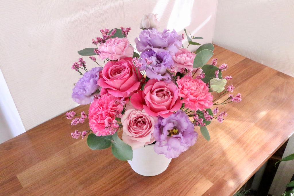 ピンク紫の造花アレンジメント 紫・ピンクのアレンジメント 6,000円 – 花・花束の通販サイト｜HanaTaku