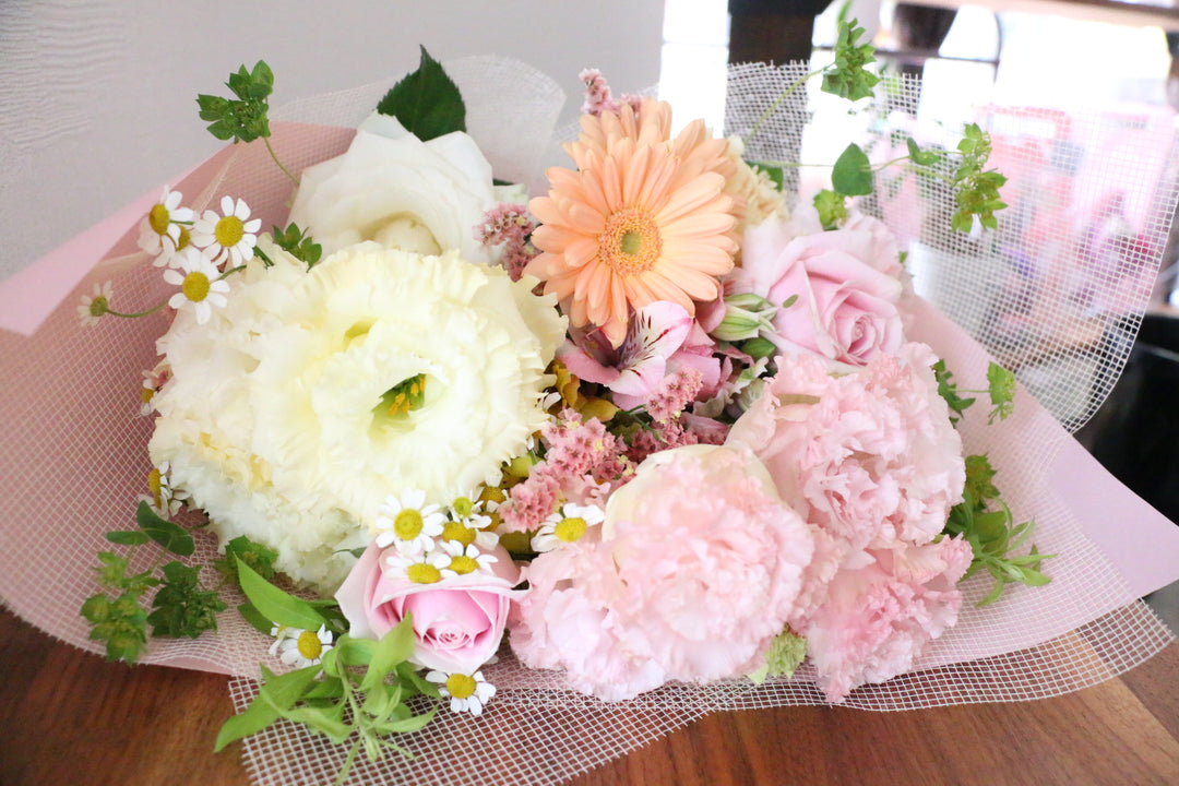 ピンク・黄色の花束　8,000円サイズ