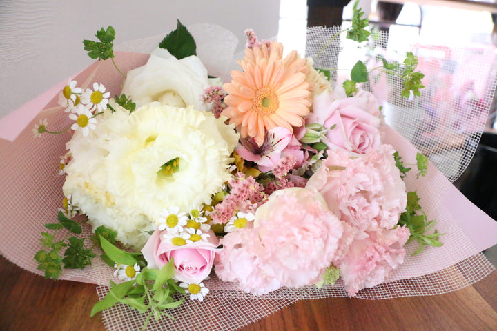 ピンク・黄色の花束　8,000円サイズ