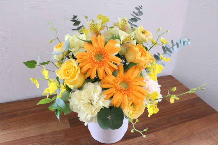 黄色・オレンジ色のアレンジメント 5,000円