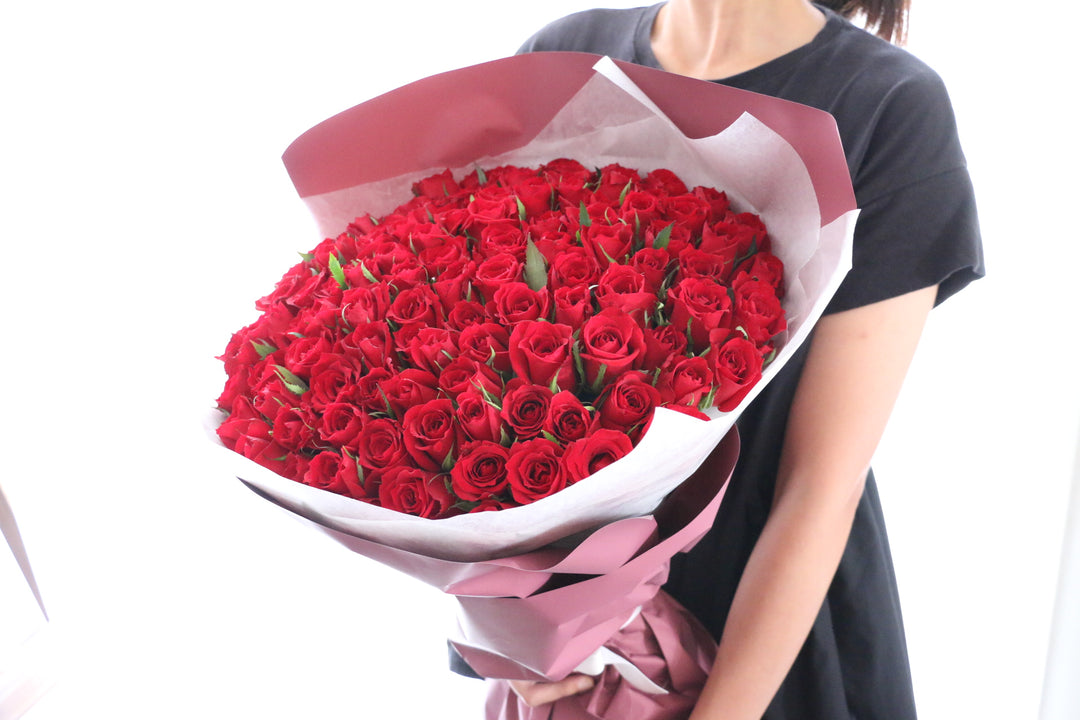【プロポーズ】108本の赤いバラの花束-結婚して下さい
