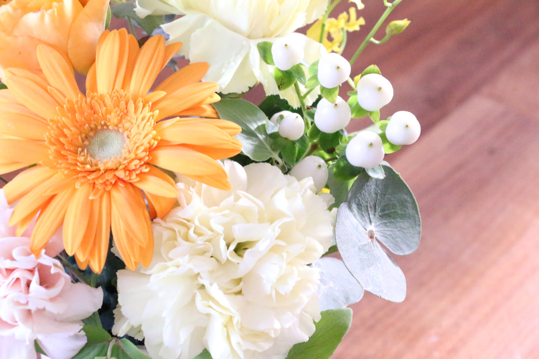 黄色・オレンジ色のアレンジメント 3,000円