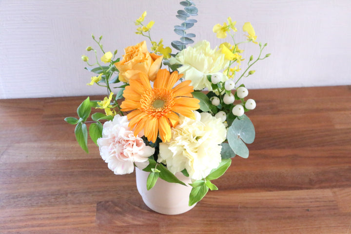 黄色・オレンジ色のアレンジメント 3,000円
