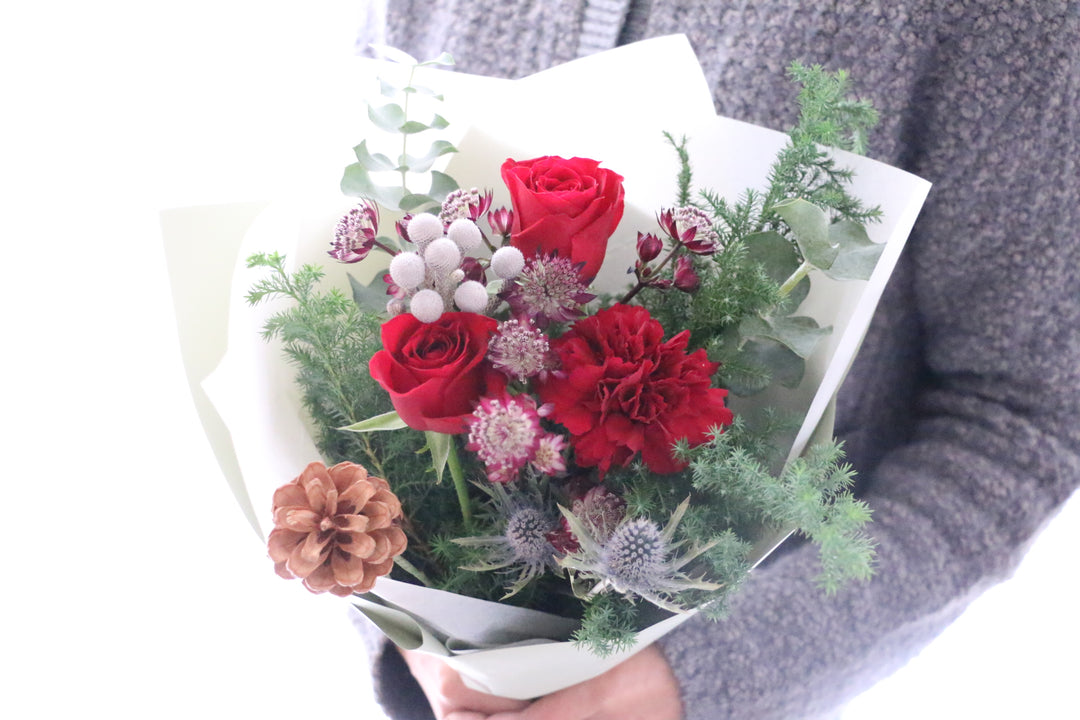 クリスマスの赤いバラ入り花束　Sサイズ　3,500円