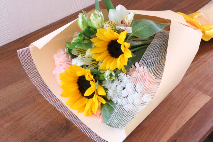 オレンジ色のひまわりの花束 Sサイズ
