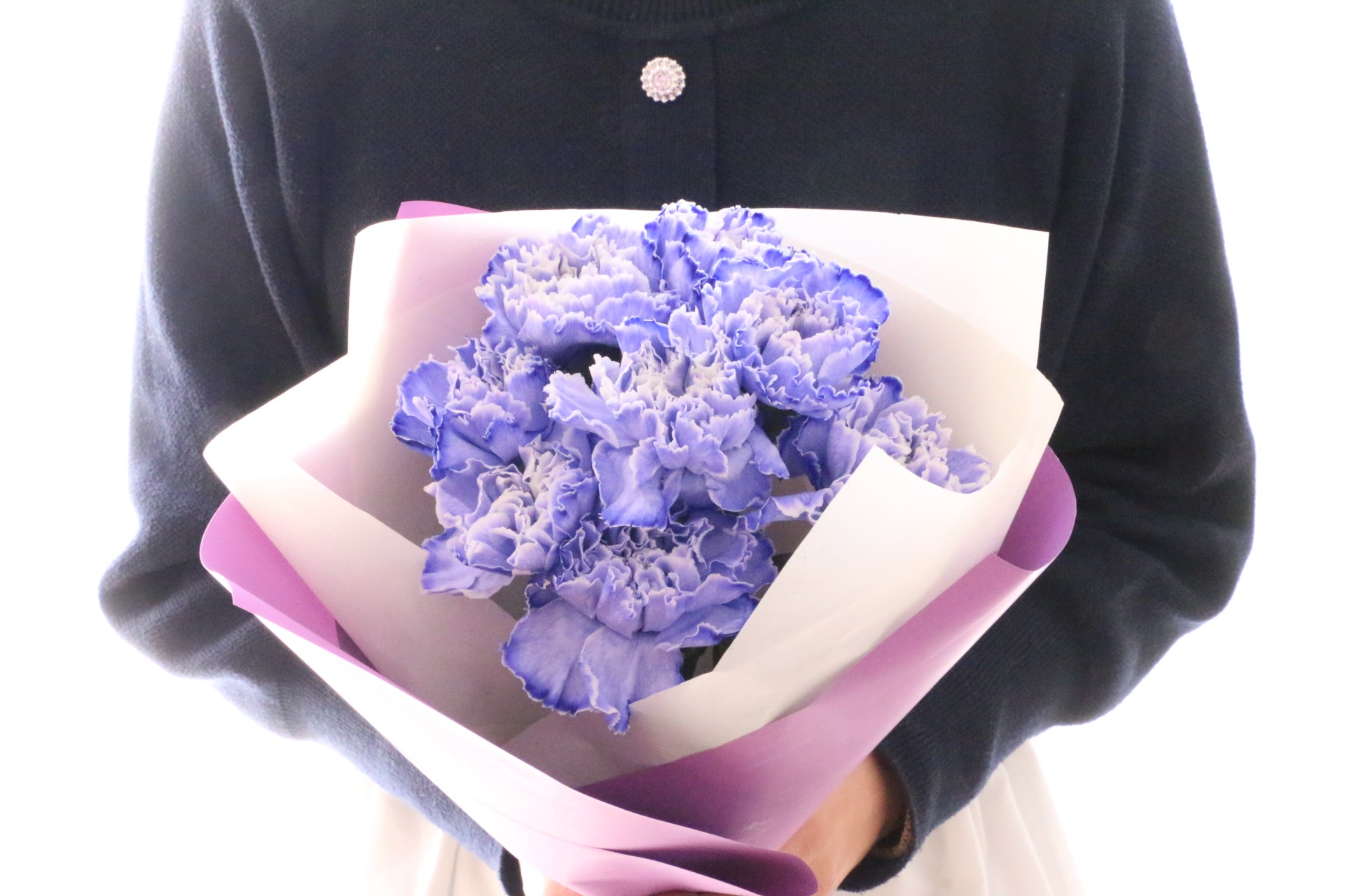 紫のカーネーションの花束 紫のカーネーションの花束（8本） – 花・花束の通販サイト｜HanaTaku