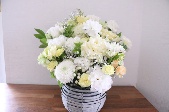 お供え花 花束10,000円サイズ 白・黄色