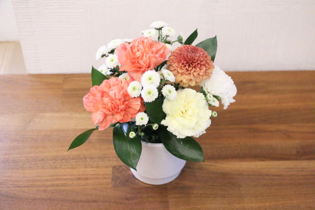 【供花】白色・黄色・オレンジ色のお供えアレンジメント 4,000円