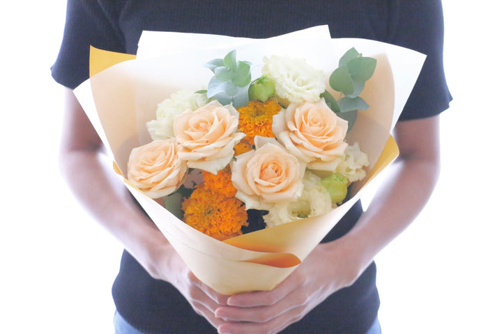 オレンジ色バラ入りの花束 Sサイズ 5,000円