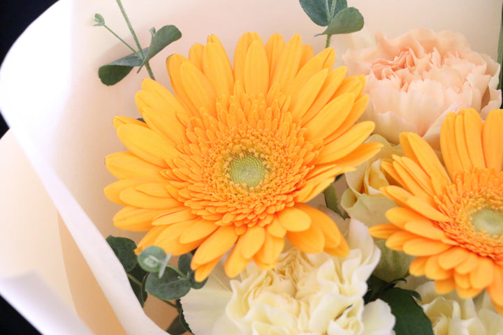 黄色・オレンジ色の花束 3,000円