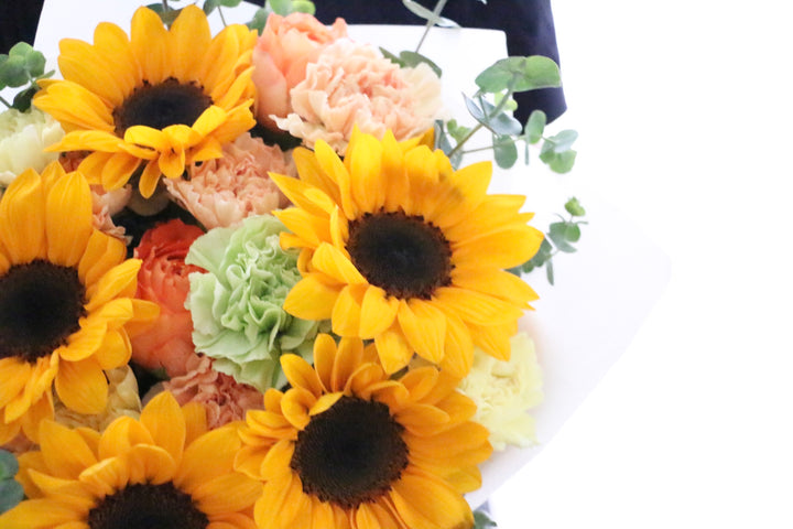 ひまわり入りの花束 8,000円
