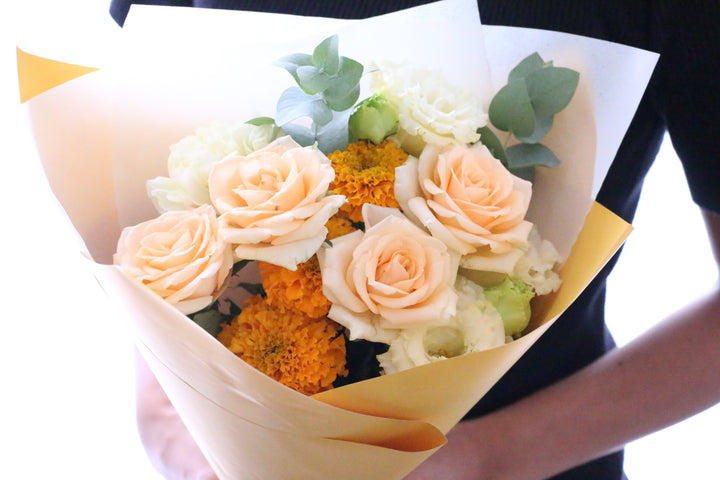 オレンジ色バラ入りの花束 Sサイズ 5,000円