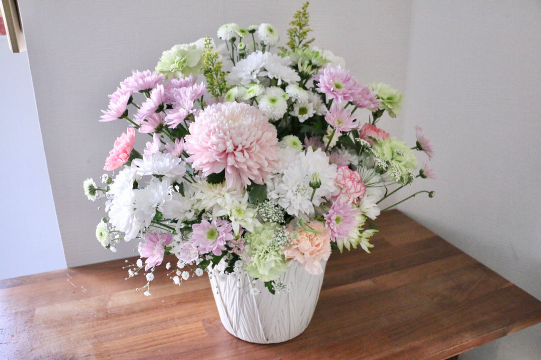 【供花】白色・ピンク色のお供えアレンジメント 15,000円