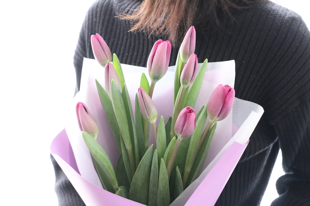 紫色のチューリップの花束（9本）