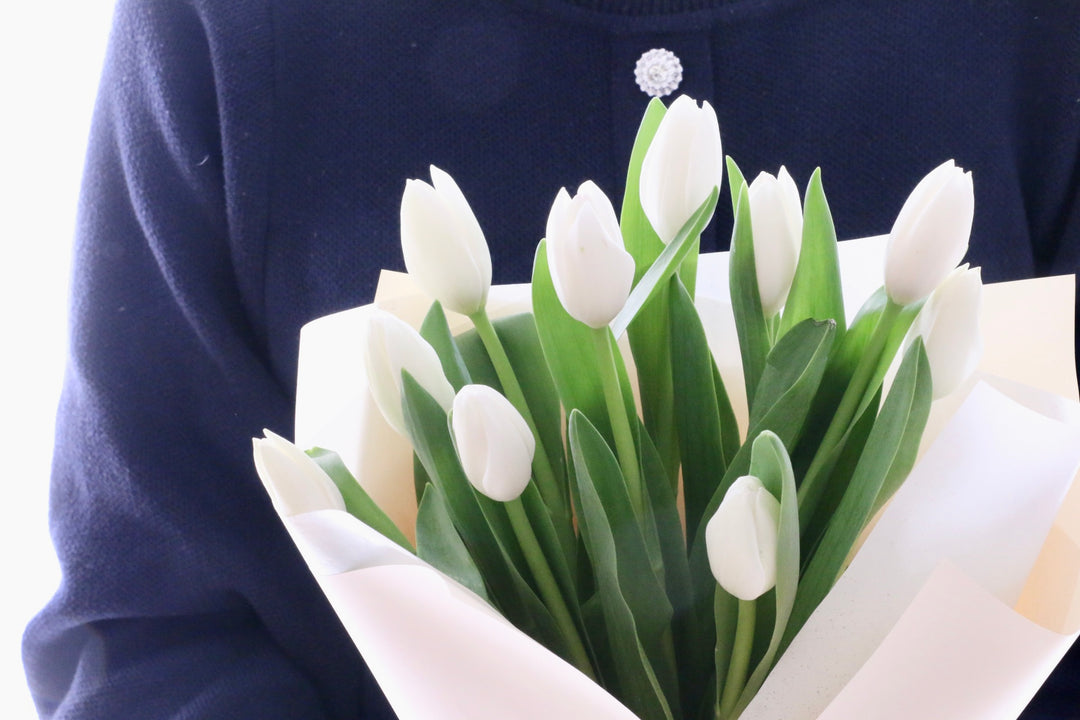白のチューリップの花束（10本）