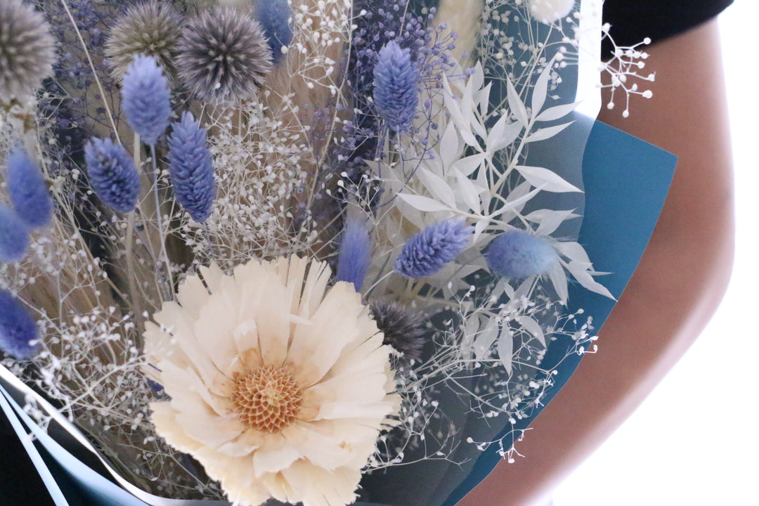 青系のドライフラワーの花束 Mサイズ　5,000円